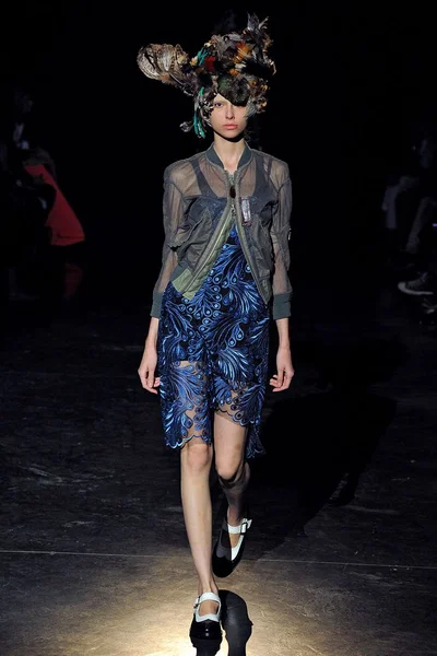 Look 17